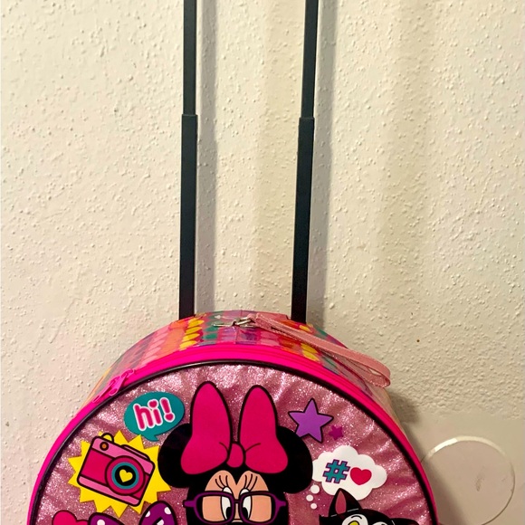 Mini-mouse round travel case. Brand new. No flaws. - Picture 2 of 5